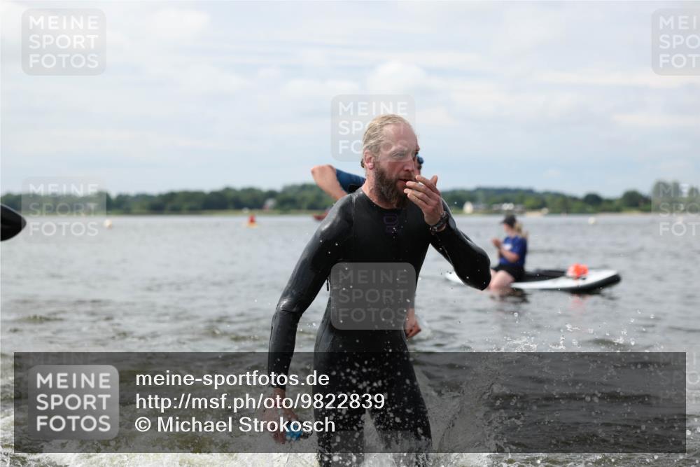 21.06.2026 - Viking Triathlon Michael Strokosch http://msf.ph/oto/9822839 21.06.2026 10:35:29 Schwimmen 49, 136, 194, 226, 242, 311, 332, 380, 430, 490, 501, 551 meine-sportfotos.de