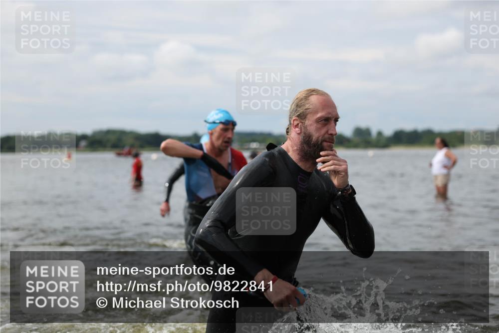 21.06.2026 - Viking Triathlon Michael Strokosch http://msf.ph/oto/9822841 21.06.2026 10:35:30 Schwimmen 49, 136, 194, 226, 242, 311, 332, 380, 430, 501, 551 meine-sportfotos.de