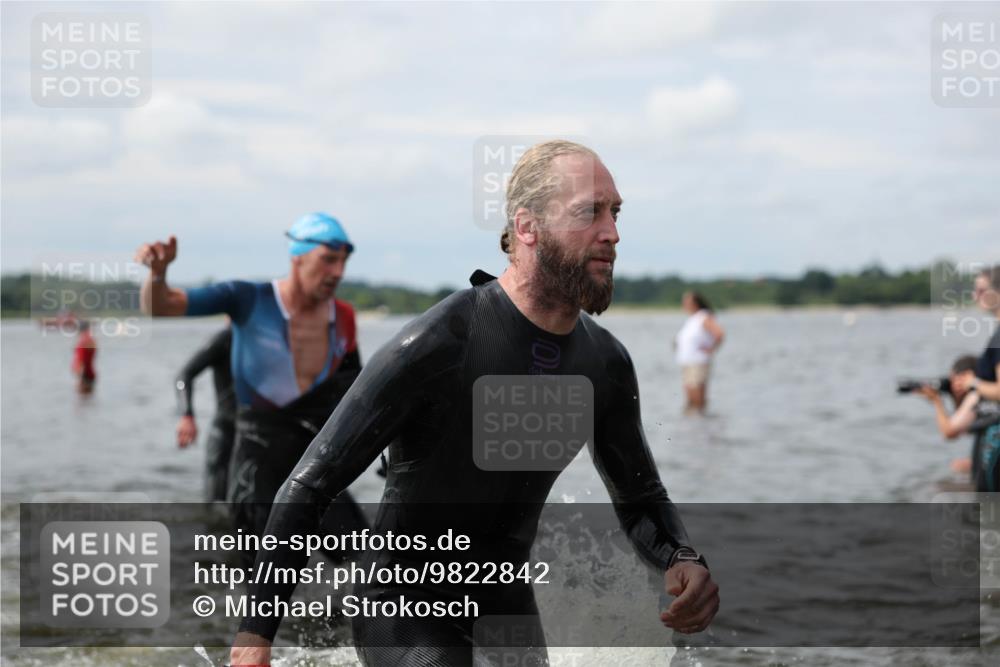 21.06.2026 - Viking Triathlon Michael Strokosch http://msf.ph/oto/9822842 21.06.2026 10:35:30 Schwimmen 49, 136, 194, 226, 242, 311, 332, 380, 430, 501, 551 meine-sportfotos.de