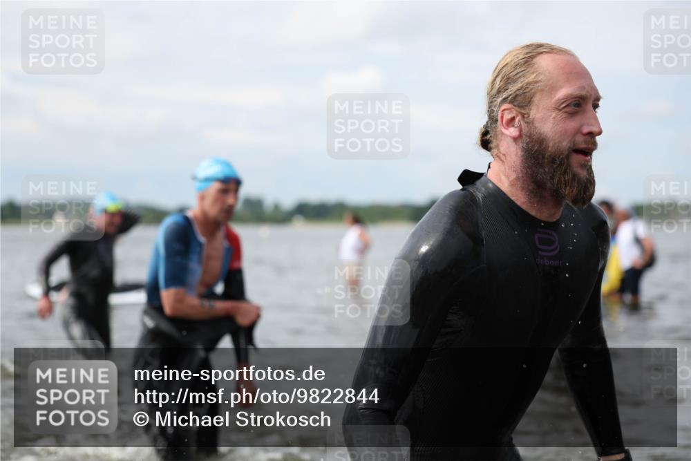 21.06.2026 - Viking Triathlon Michael Strokosch http://msf.ph/oto/9822844 21.06.2026 10:35:30 Schwimmen 49, 136, 194, 226, 242, 311, 332, 380, 430, 501, 551 meine-sportfotos.de