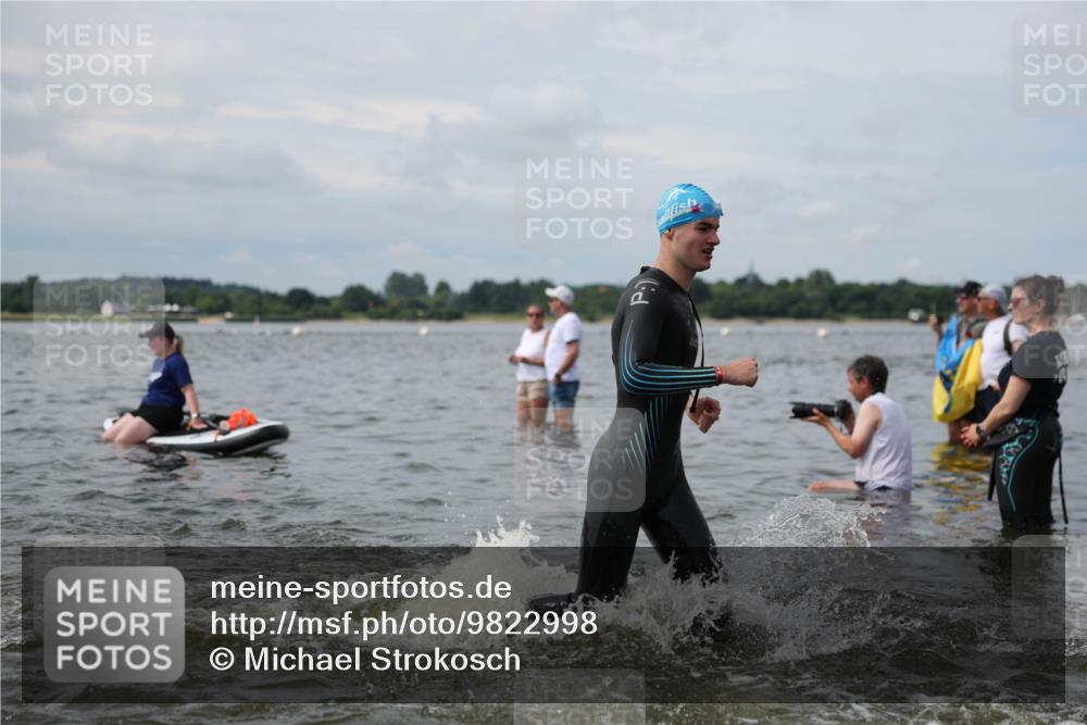 21.06.2026 - Viking Triathlon Michael Strokosch http://msf.ph/oto/9822998 21.06.2026 10:36:53 Schwimmen 68, 84, 87, 122, 142, 186, 325, 364, 395, 407, 553, 606 meine-sportfotos.de