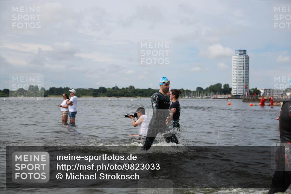21.06.2026 - Viking Triathlon Michael Strokosch http://msf.ph/oto/9823033 21.06.2026 10:37:09 Schwimmen 64, 84, 89, 142, 370, 455, 553 meine-sportfotos.de
