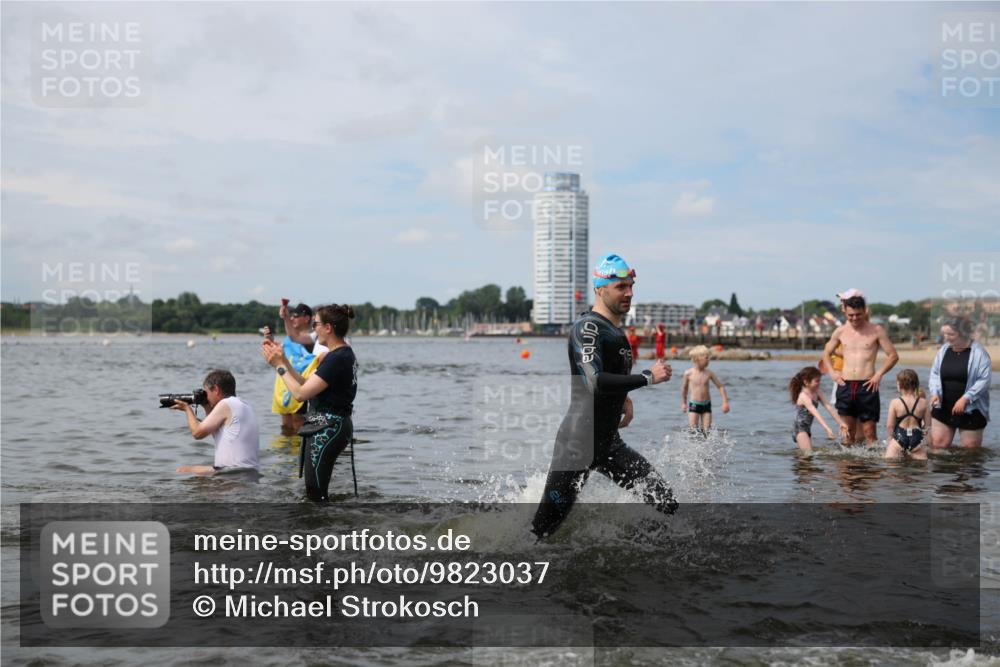 21.06.2026 - Viking Triathlon Michael Strokosch http://msf.ph/oto/9823037 21.06.2026 10:37:10 Schwimmen 64, 84, 89, 142, 370, 450, 455, 553 meine-sportfotos.de