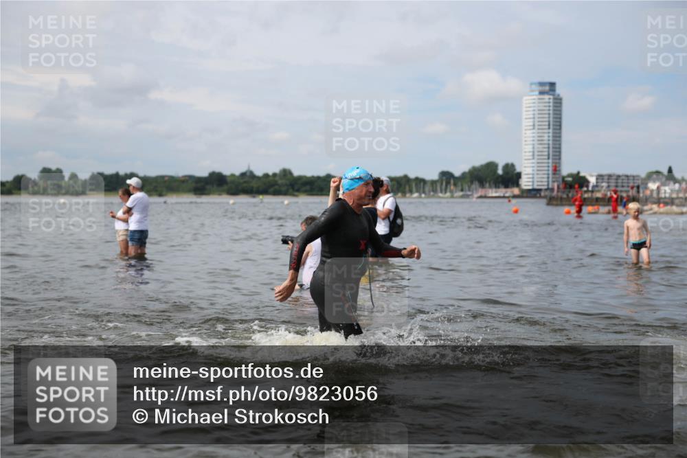 21.06.2026 - Viking Triathlon Michael Strokosch http://msf.ph/oto/9823056 21.06.2026 10:37:21 Schwimmen 64, 89, 111, 239, 370, 450, 455, 545 meine-sportfotos.de