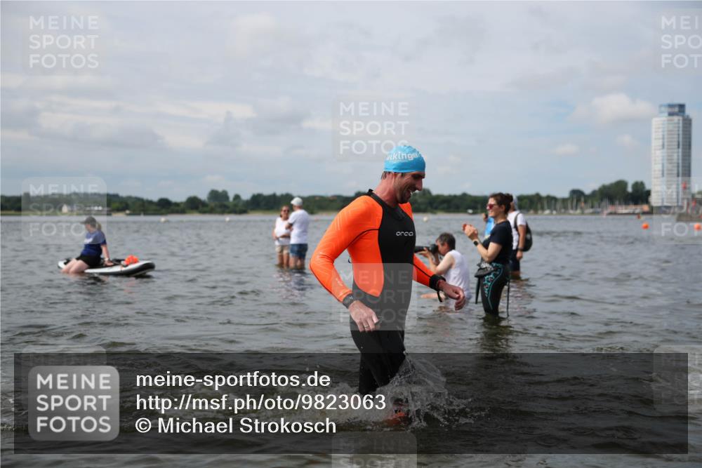 21.06.2026 - Viking Triathlon Michael Strokosch http://msf.ph/oto/9823063 21.06.2026 10:37:24 Schwimmen 64, 89, 111, 239, 370, 450, 455, 513, 545 meine-sportfotos.de