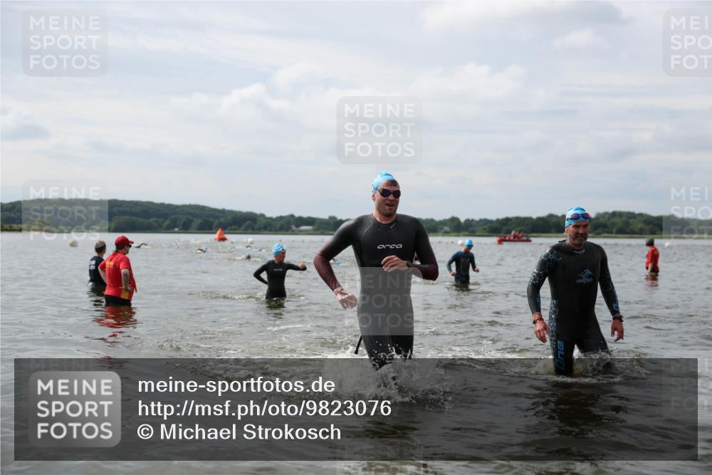 21.06.2026 - Viking Triathlon Michael Strokosch http://msf.ph/oto/9823076 21.06.2026 10:37:35 Schwimmen 111, 197, 239, 243, 450, 467, 513, 545, 633 meine-sportfotos.de