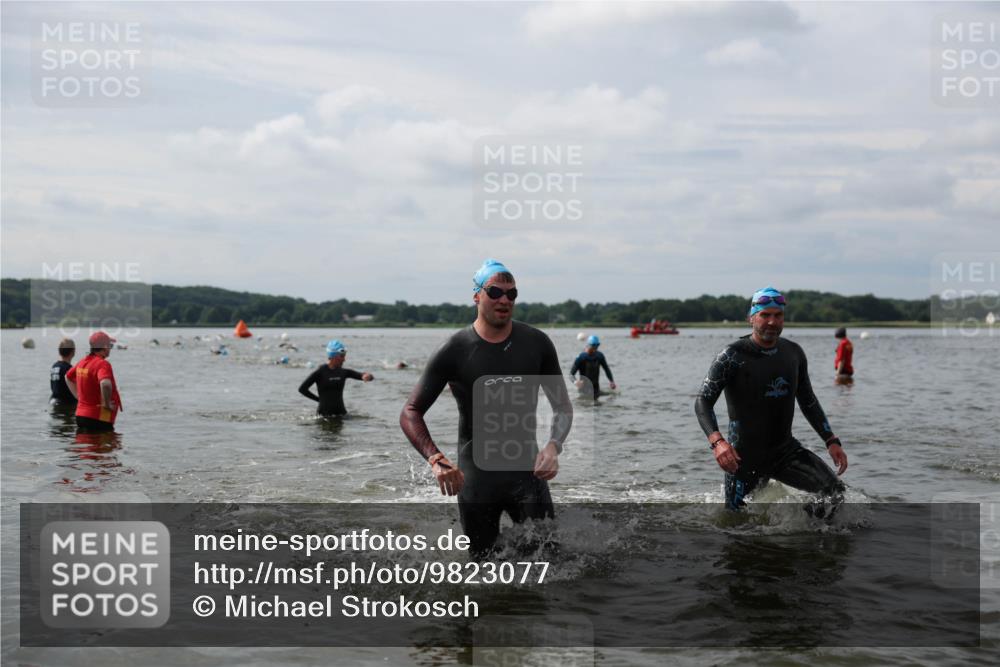 21.06.2026 - Viking Triathlon Michael Strokosch http://msf.ph/oto/9823077 21.06.2026 10:37:35 Schwimmen 111, 197, 239, 243, 450, 467, 513, 545, 633 meine-sportfotos.de