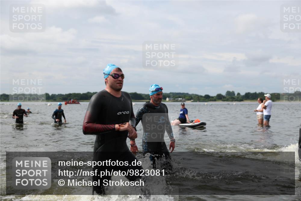 21.06.2026 - Viking Triathlon Michael Strokosch http://msf.ph/oto/9823081 21.06.2026 10:37:36 Schwimmen 111, 197, 239, 243, 467, 513, 545, 633 meine-sportfotos.de