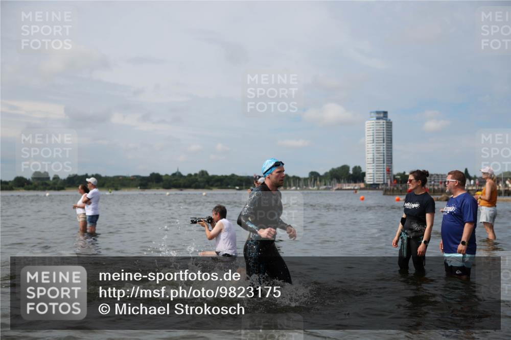 21.06.2026 - Viking Triathlon Michael Strokosch http://msf.ph/oto/9823175 21.06.2026 10:38:20 Schwimmen 55, 300, 315, 316, 397, 465, 546, 567 meine-sportfotos.de