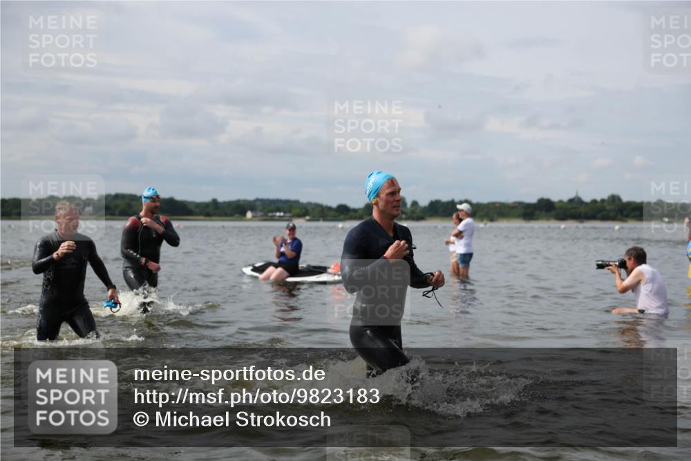 21.06.2026 - Viking Triathlon Michael Strokosch http://msf.ph/oto/9823183 21.06.2026 10:38:26 Schwimmen 53, 55, 300, 303, 316, 397, 465, 546, 567 meine-sportfotos.de
