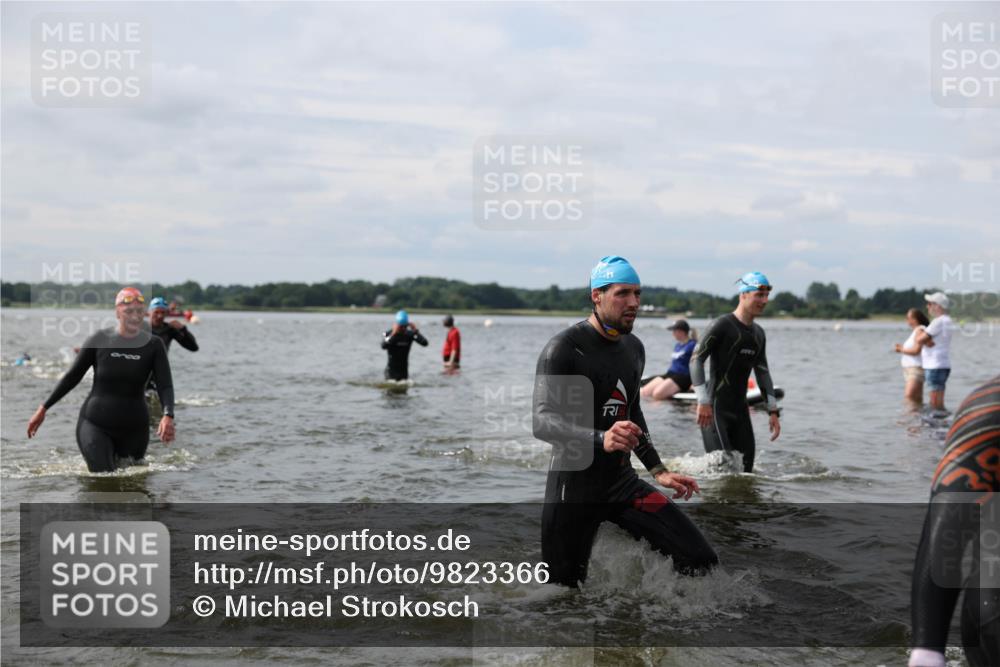 21.06.2026 - Viking Triathlon Michael Strokosch http://msf.ph/oto/9823366 21.06.2026 10:39:58 Schwimmen 58, 125, 167, 211, 233, 256, 333, 411, 460, 484, 493, 647, 649 meine-sportfotos.de