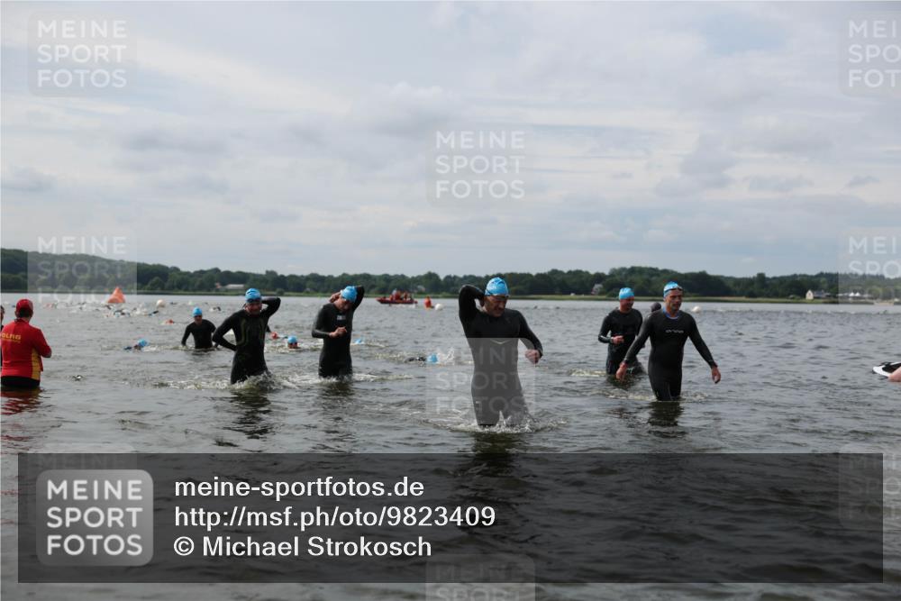 21.06.2026 - Viking Triathlon Michael Strokosch http://msf.ph/oto/9823409 21.06.2026 10:40:17 Schwimmen 34, 58, 150, 195, 227, 301, 312, 398, 425, 456, 460, 496, 649 meine-sportfotos.de