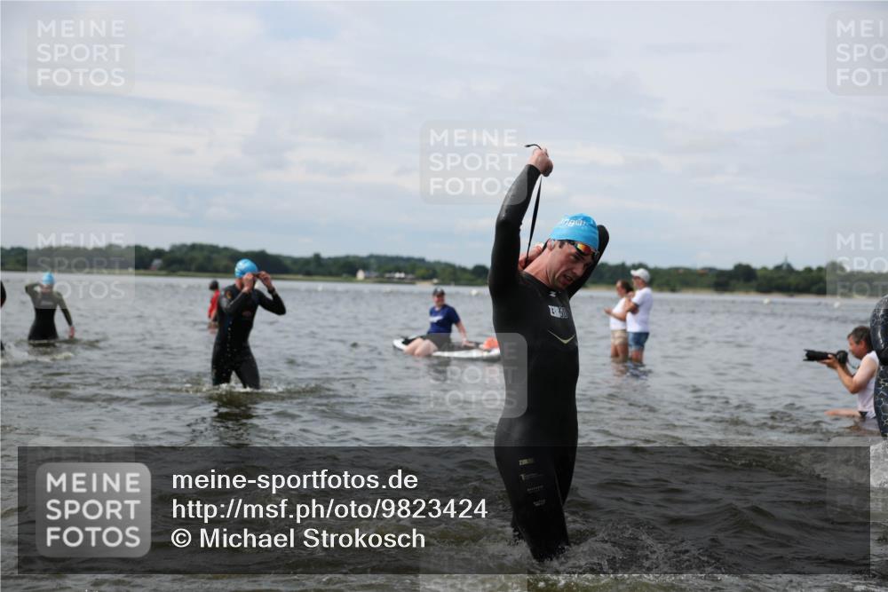 21.06.2026 - Viking Triathlon Michael Strokosch http://msf.ph/oto/9823424 21.06.2026 10:40:24 Schwimmen 34, 150, 195, 227, 301, 312, 330, 355, 387, 398, 425, 456, 461, 496, 616 meine-sportfotos.de