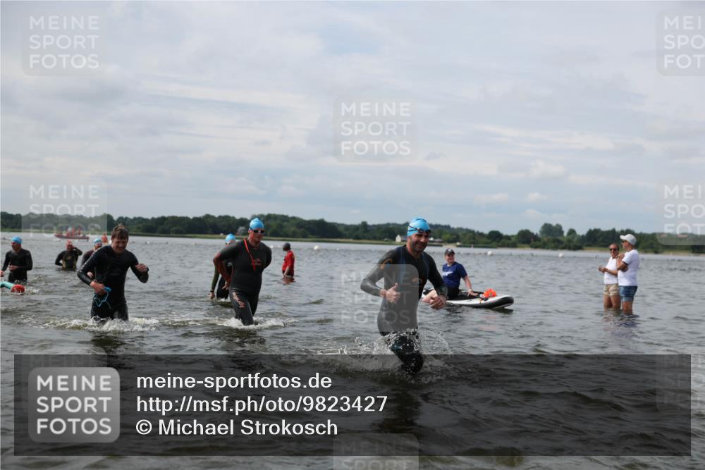 21.06.2026 - Viking Triathlon Michael Strokosch http://msf.ph/oto/9823427 21.06.2026 10:40:27 Schwimmen 34, 150, 195, 227, 301, 312, 330, 355, 387, 398, 456, 461, 496, 616 meine-sportfotos.de