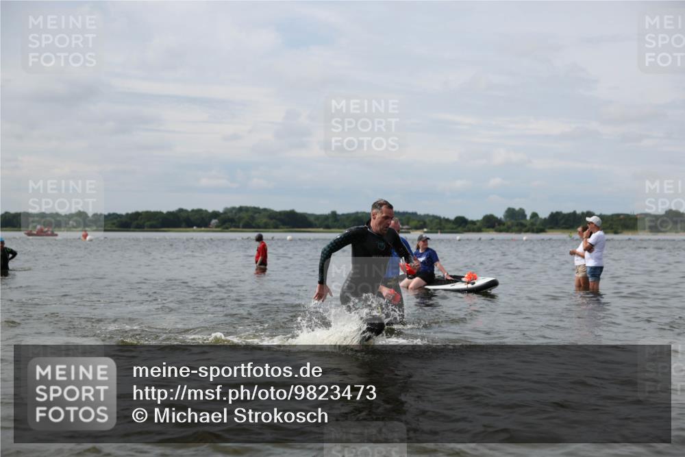 21.06.2026 - Viking Triathlon Michael Strokosch http://msf.ph/oto/9823473 21.06.2026 10:40:46 Schwimmen 132, 330, 387, 636, 667 meine-sportfotos.de