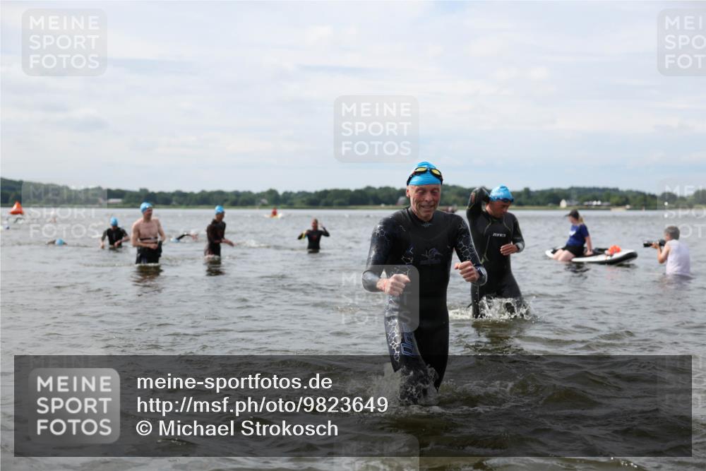 21.06.2026 - Viking Triathlon Michael Strokosch http://msf.ph/oto/9823649 21.06.2026 10:42:12 Schwimmen 45, 72, 86, 94, 188, 193, 266, 279, 296, 348, 393, 399, 492, 516 meine-sportfotos.de