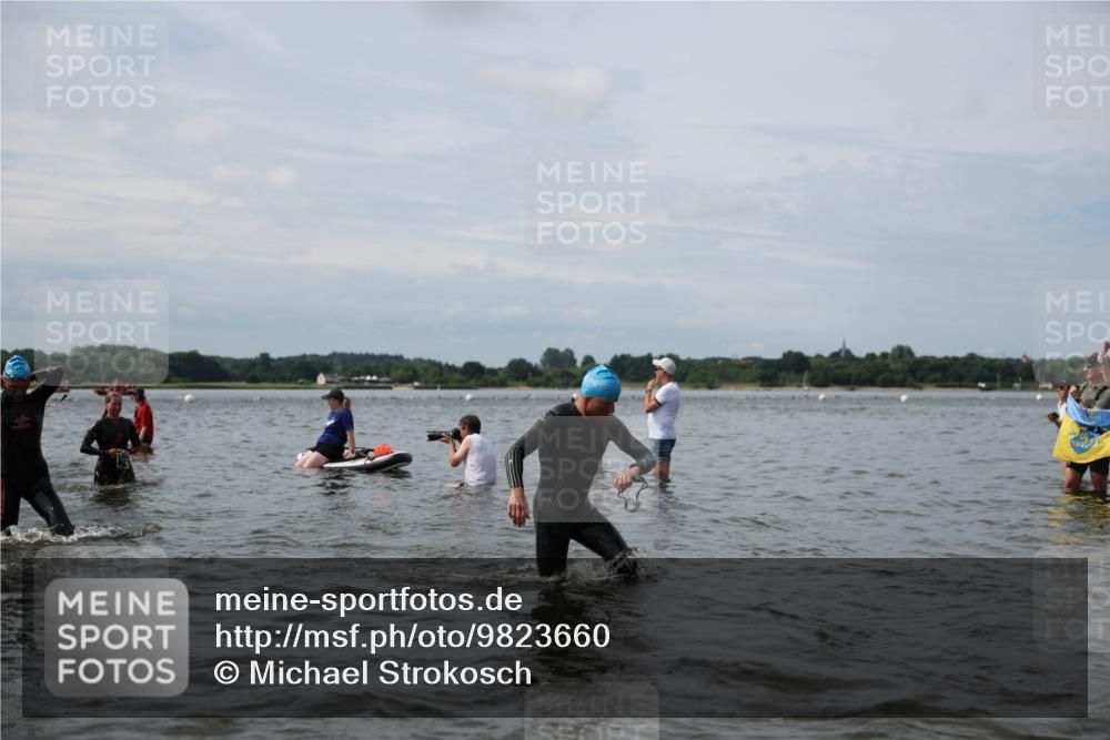21.06.2026 - Viking Triathlon Michael Strokosch http://msf.ph/oto/9823660 21.06.2026 10:42:19 Schwimmen 45, 72, 266, 279, 296, 348, 384, 393, 436, 492, 516 meine-sportfotos.de