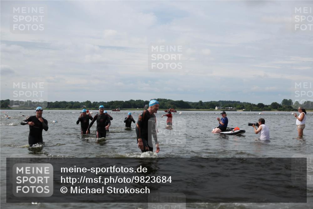21.06.2026 - Viking Triathlon Michael Strokosch http://msf.ph/oto/9823684 21.06.2026 10:42:29 Schwimmen 41, 45, 72, 166, 175, 213, 268, 296, 348, 384, 393, 436 meine-sportfotos.de