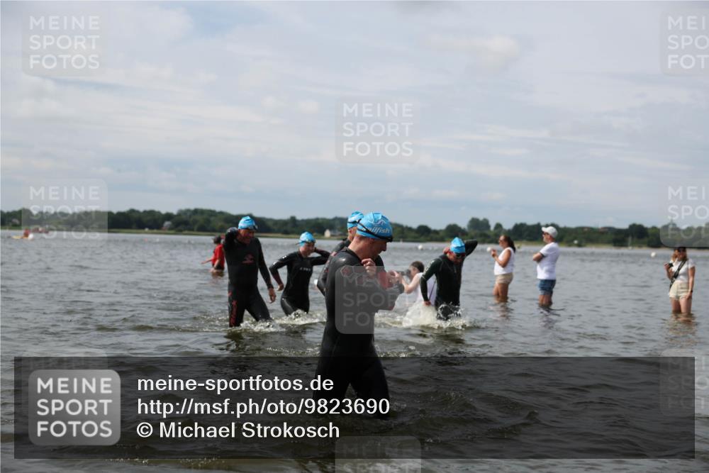 21.06.2026 - Viking Triathlon Michael Strokosch http://msf.ph/oto/9823690 21.06.2026 10:42:36 Schwimmen 41, 166, 175, 177, 213, 268, 384, 436, 479, 520 meine-sportfotos.de