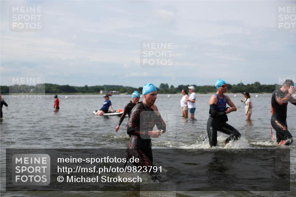 21.06.2026 - Viking Triathlon Michael Strokosch http://msf.ph/oto/9823791 21.06.2026 10:43:30 Schwimmen 93, 163, 230, 231, 234, 248, 287, 351, 459, 470, 521, 618, 663 meine-sportfotos.de