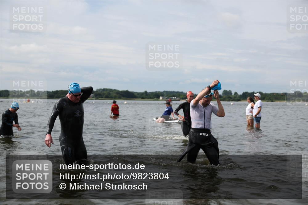 21.06.2026 - Viking Triathlon Michael Strokosch http://msf.ph/oto/9823804 21.06.2026 10:43:35 Schwimmen 93, 163, 220, 230, 231, 234, 248, 351, 459, 470, 521, 614, 618, 663 meine-sportfotos.de