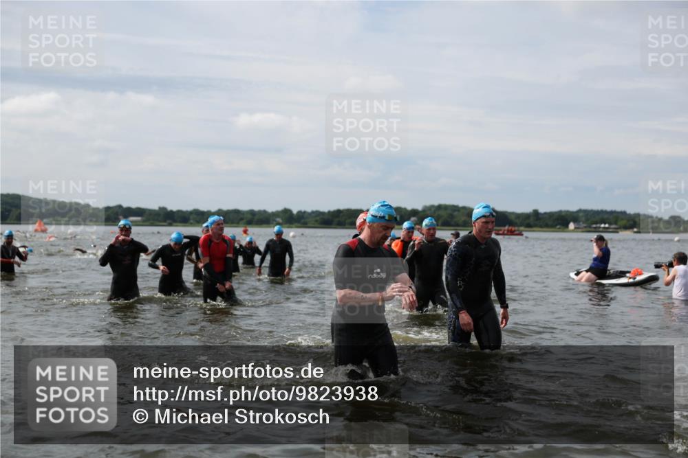 21.06.2026 - Viking Triathlon Michael Strokosch http://msf.ph/oto/9823938 21.06.2026 10:44:54 Schwimmen 33, 36, 151, 276, 308, 310, 329, 345, 350, 366, 369, 377, 415, 445, 577, 658, 668 meine-sportfotos.de