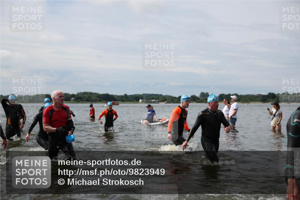 21.06.2026 - Viking Triathlon Michael Strokosch http://msf.ph/oto/9823949 21.06.2026 10:44:58 Schwimmen 33, 36, 151, 258, 276, 308, 310, 326, 329, 345, 350, 366, 369, 415, 445, 577, 658, 668 meine-sportfotos.de