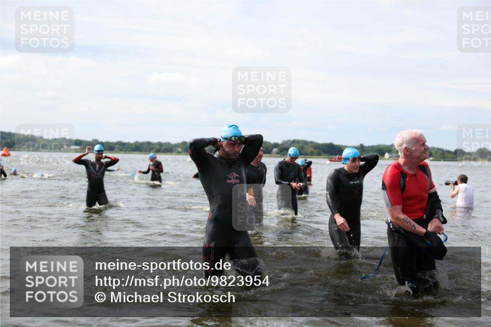 21.06.2026 - Viking Triathlon Michael Strokosch http://msf.ph/oto/9823954 21.06.2026 10:45:01 Schwimmen 33, 36, 151, 258, 276, 308, 310, 326, 329, 345, 366, 369, 415, 445, 577, 658, 668 meine-sportfotos.de
