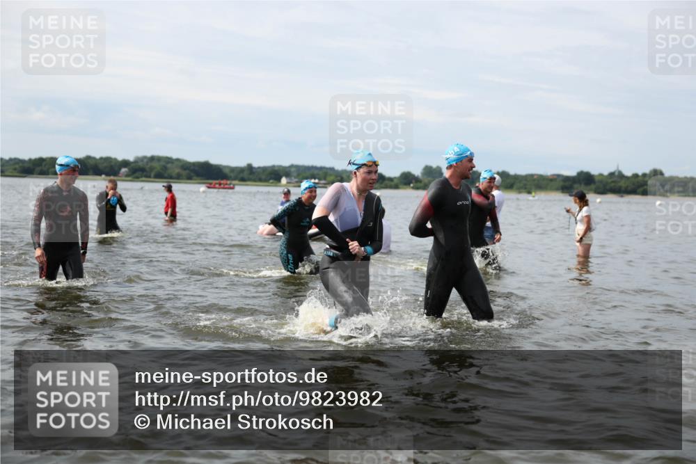 21.06.2026 - Viking Triathlon Michael Strokosch http://msf.ph/oto/9823982 21.06.2026 10:45:16 Schwimmen 37, 48, 85, 105, 147, 151, 158, 258, 273, 274, 302, 326, 345, 354, 366, 376, 540, 635 meine-sportfotos.de