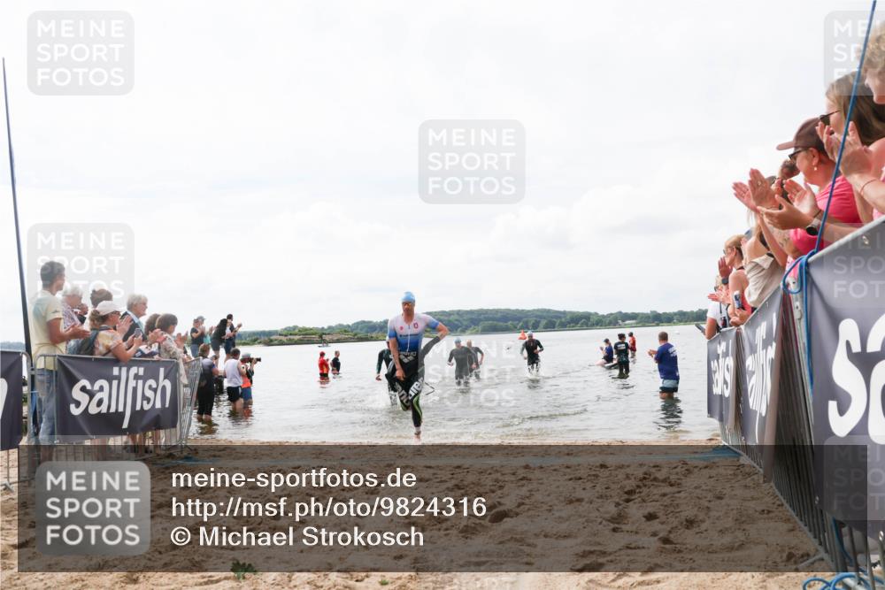 21.06.2026 - Viking Triathlon Michael Strokosch http://msf.ph/oto/9824316 21.06.2026 10:27:02 Schwimmen 7, 25, 176, 426, 547, 575 meine-sportfotos.de