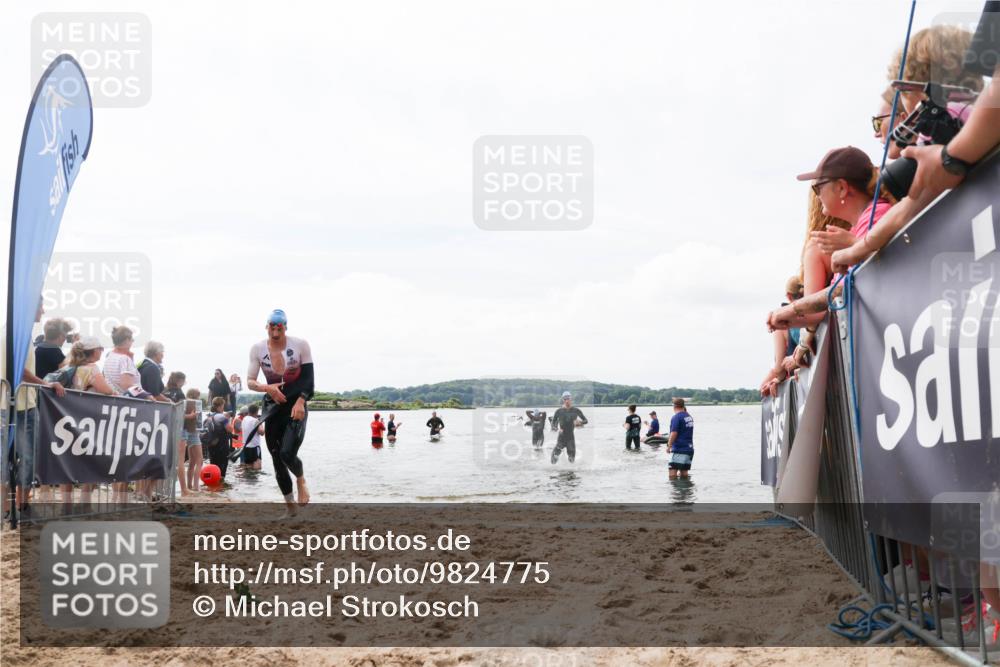 21.06.2026 - Viking Triathlon Michael Strokosch http://msf.ph/oto/9824775 21.06.2026 10:30:11 Schwimmen 31, 38, 270 meine-sportfotos.de