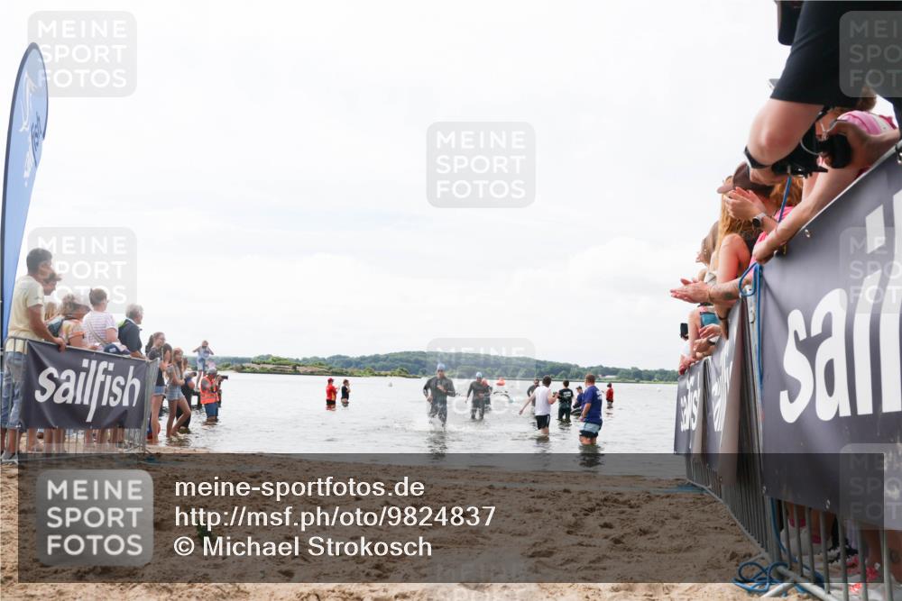 21.06.2026 - Viking Triathlon Michael Strokosch http://msf.ph/oto/9824837 21.06.2026 10:30:31 Schwimmen 27, 42, 218 meine-sportfotos.de