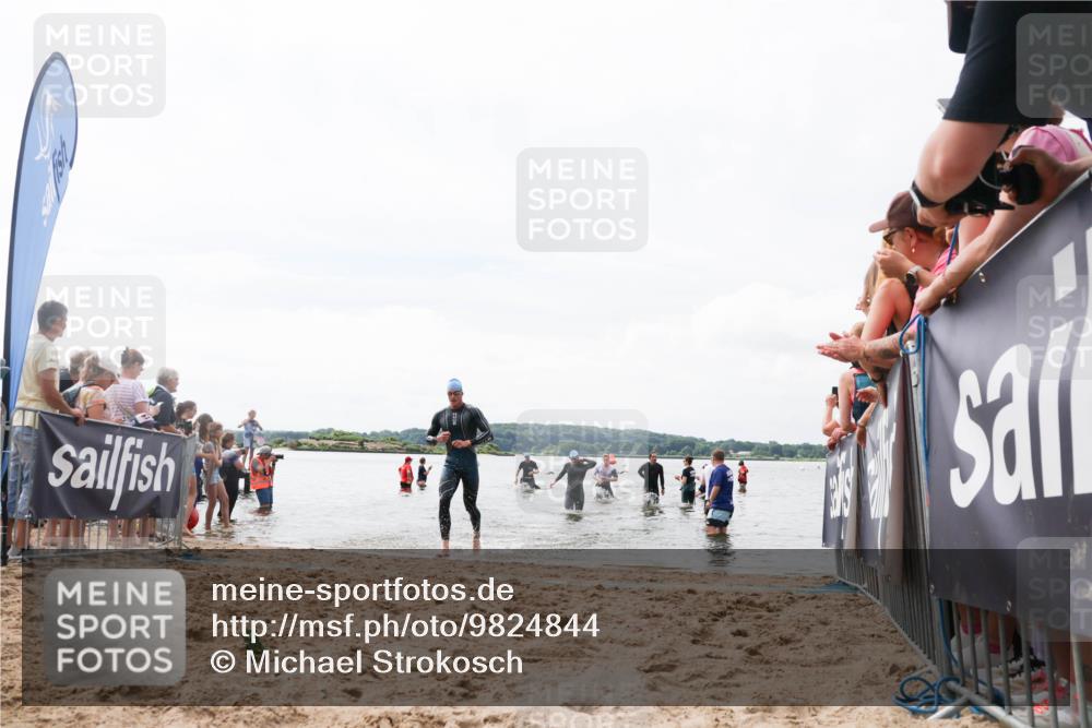 21.06.2026 - Viking Triathlon Michael Strokosch http://msf.ph/oto/9824844 21.06.2026 10:30:34 Schwimmen 5, 42, 103, 218 meine-sportfotos.de