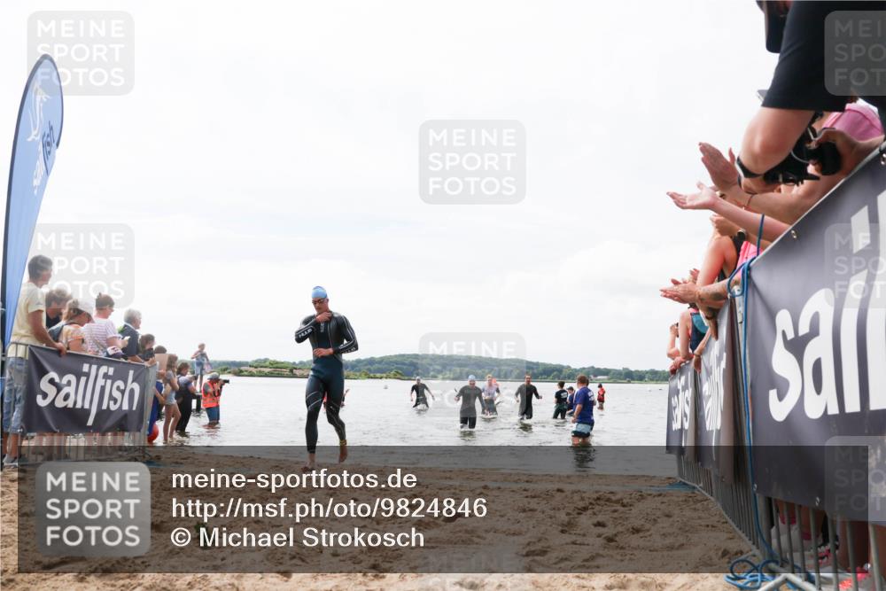 21.06.2026 - Viking Triathlon Michael Strokosch http://msf.ph/oto/9824846 21.06.2026 10:30:34 Schwimmen 5, 42, 103, 218 meine-sportfotos.de