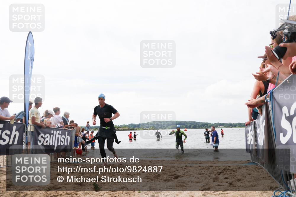 21.06.2026 - Viking Triathlon Michael Strokosch http://msf.ph/oto/9824887 21.06.2026 10:30:48 Schwimmen 103, 337, 394 meine-sportfotos.de