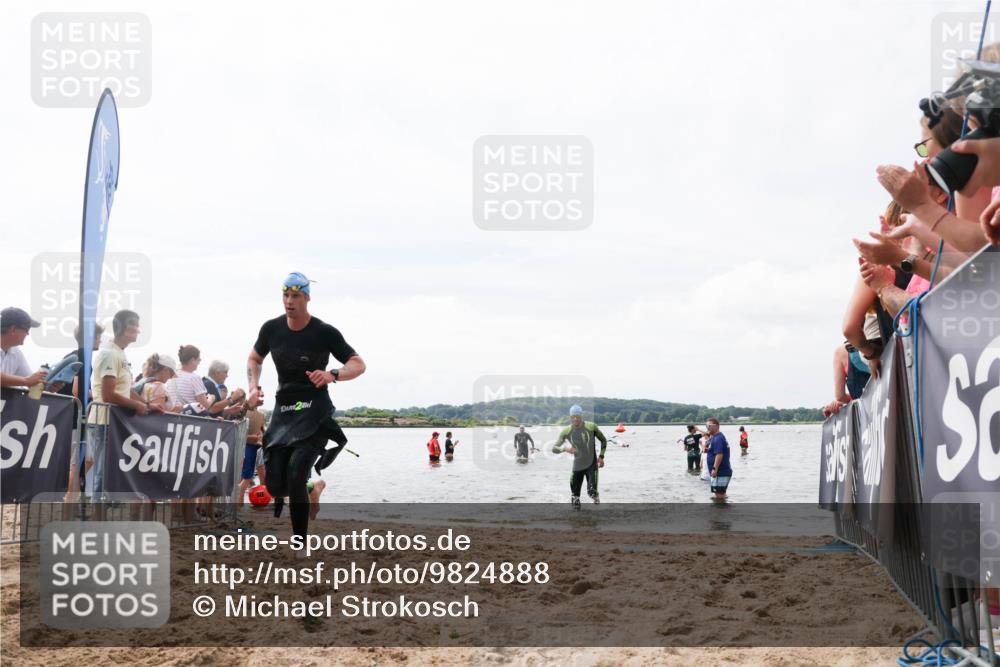 21.06.2026 - Viking Triathlon Michael Strokosch http://msf.ph/oto/9824888 21.06.2026 10:30:48 Schwimmen 103, 337, 394 meine-sportfotos.de