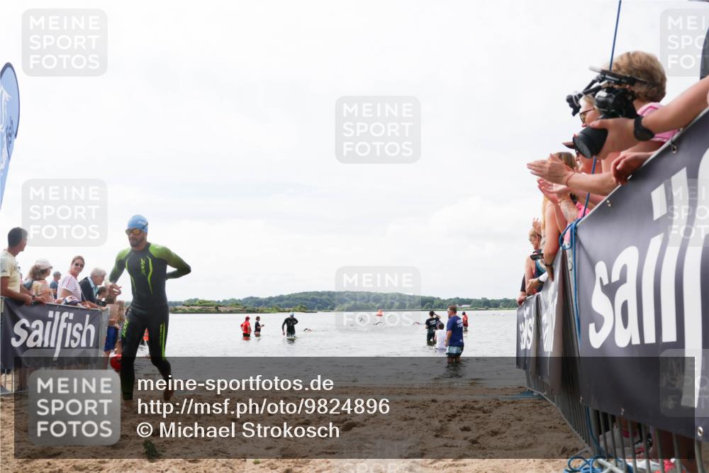 21.06.2026 - Viking Triathlon Michael Strokosch http://msf.ph/oto/9824896 21.06.2026 10:30:51 Schwimmen 337, 394 meine-sportfotos.de