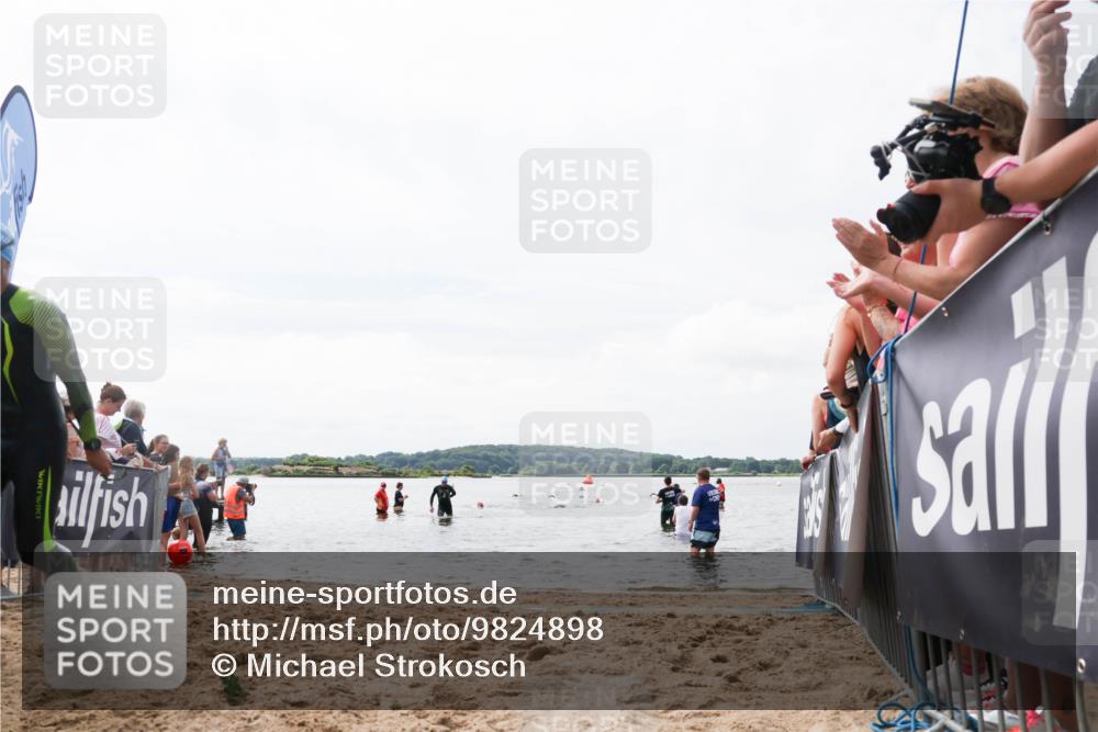 21.06.2026 - Viking Triathlon Michael Strokosch http://msf.ph/oto/9824898 21.06.2026 10:30:52 Schwimmen 337, 394 meine-sportfotos.de