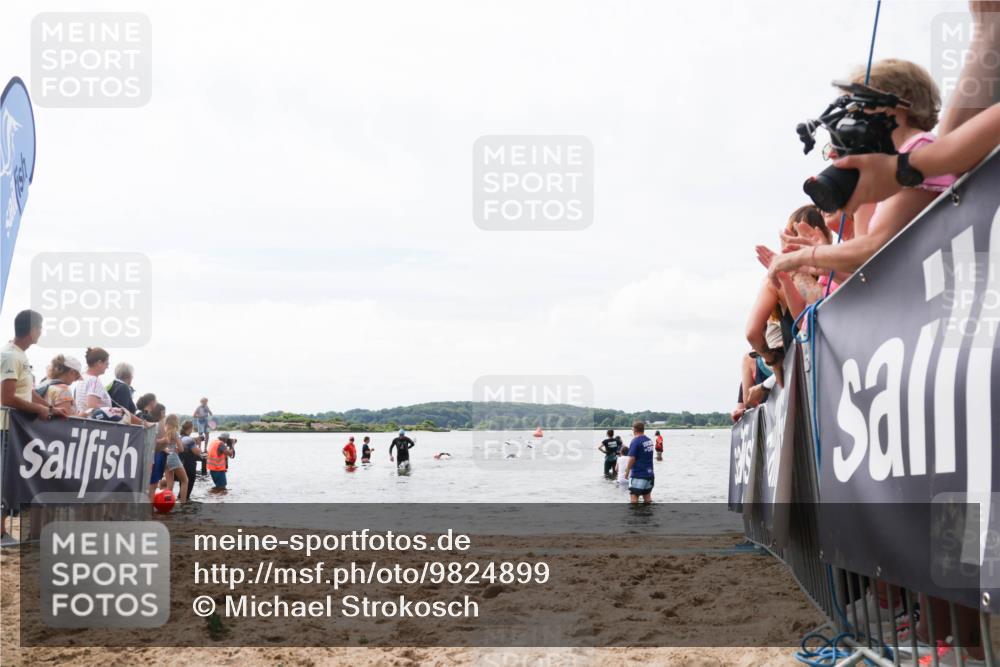 21.06.2026 - Viking Triathlon Michael Strokosch http://msf.ph/oto/9824899 21.06.2026 10:30:52 Schwimmen 337, 394 meine-sportfotos.de