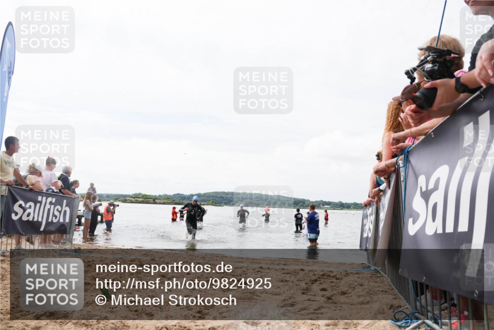 21.06.2026 - Viking Triathlon Michael Strokosch http://msf.ph/oto/9824925 21.06.2026 10:31:01 Schwimmen 131, 454, 665 meine-sportfotos.de
