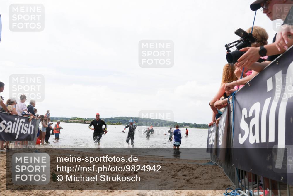 21.06.2026 - Viking Triathlon Michael Strokosch http://msf.ph/oto/9824942 21.06.2026 10:31:06 Schwimmen 131, 454, 665 meine-sportfotos.de