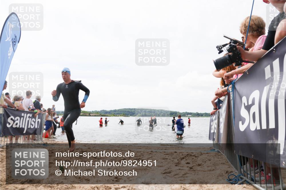 21.06.2026 - Viking Triathlon Michael Strokosch http://msf.ph/oto/9824951 21.06.2026 10:31:09 Schwimmen 131, 454, 665 meine-sportfotos.de