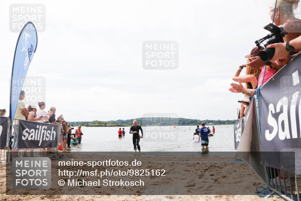 21.06.2026 - Viking Triathlon Michael Strokosch http://msf.ph/oto/9825162 21.06.2026 10:32:26 Schwimmen 13, 145 meine-sportfotos.de