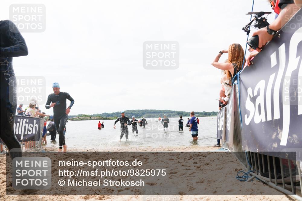 21.06.2026 - Viking Triathlon Michael Strokosch http://msf.ph/oto/9825975 21.06.2026 10:37:09 Schwimmen 84, 142, 186, 325, 395, 407, 553 meine-sportfotos.de