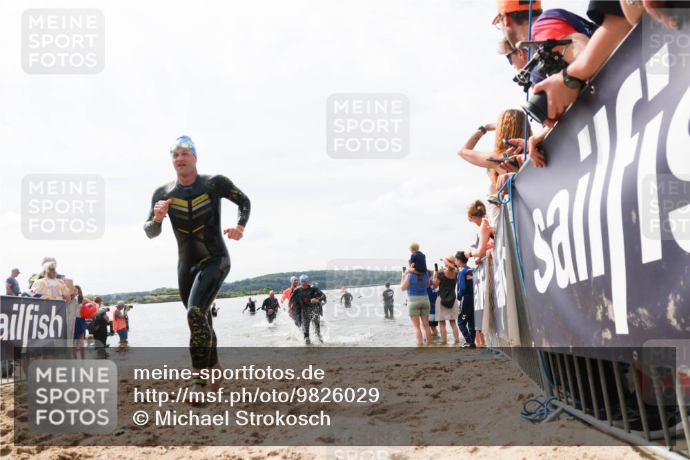 21.06.2026 - Viking Triathlon Michael Strokosch http://msf.ph/oto/9826029 21.06.2026 10:37:27 Schwimmen 64, 89, 370, 450, 455 meine-sportfotos.de