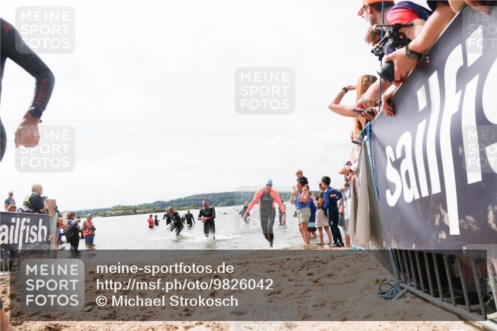 21.06.2026 - Viking Triathlon Michael Strokosch http://msf.ph/oto/9826042 21.06.2026 10:37:31 Schwimmen 64, 89, 111, 370, 450 meine-sportfotos.de