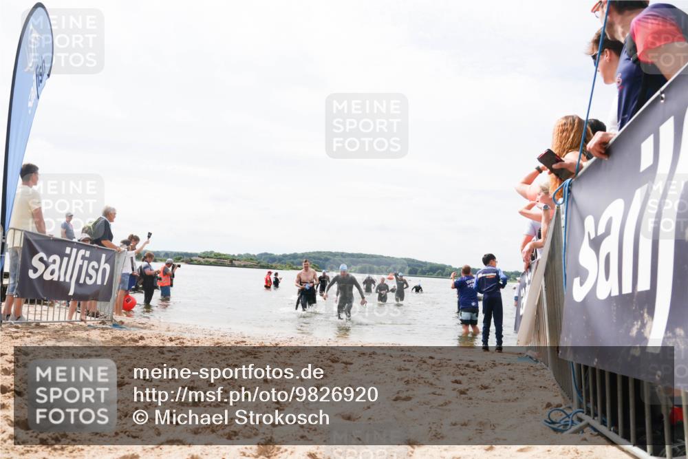21.06.2026 - Viking Triathlon Michael Strokosch http://msf.ph/oto/9826920 21.06.2026 10:42:26 Schwimmen 45, 72, 279, 296, 348, 393, 516 meine-sportfotos.de