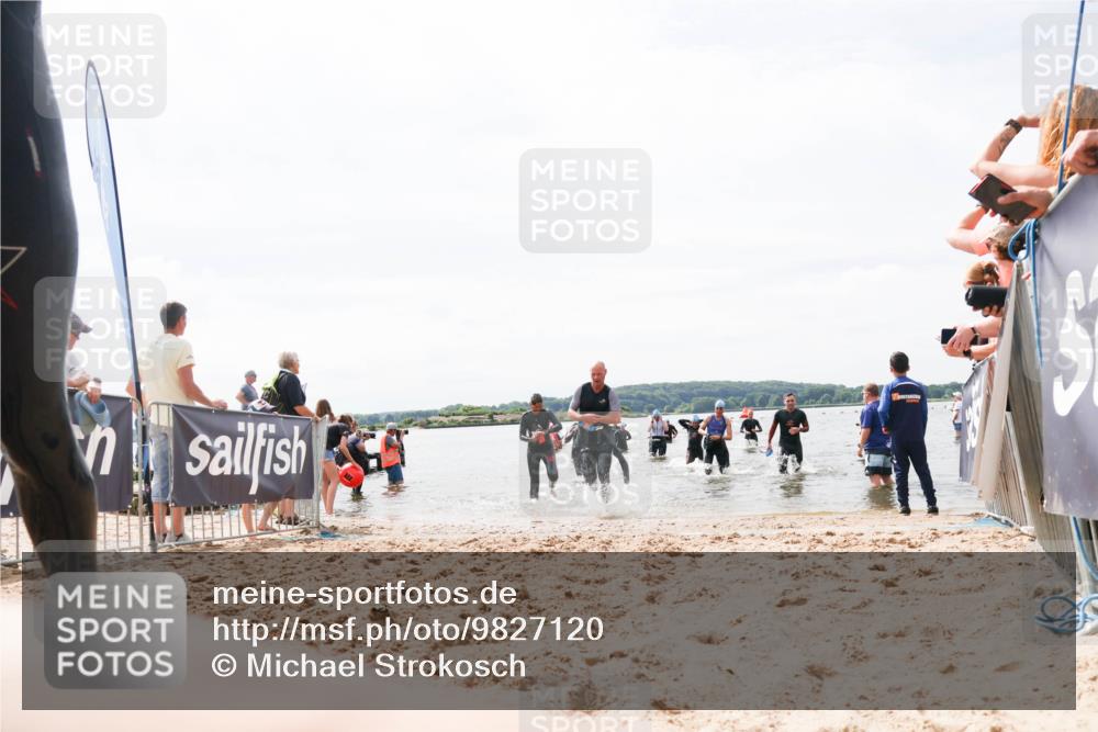 21.06.2026 - Viking Triathlon Michael Strokosch http://msf.ph/oto/9827120 21.06.2026 10:43:34 Schwimmen 93, 287, 351, 459, 470, 521, 528, 618 meine-sportfotos.de