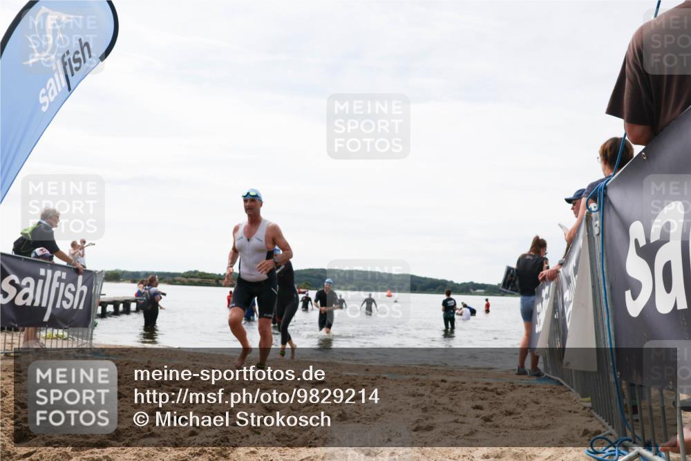 21.06.2026 - Viking Triathlon Michael Strokosch http://msf.ph/oto/9829214 21.06.2026 10:55:23 Schwimmen 305, 344, 561, 566 meine-sportfotos.de