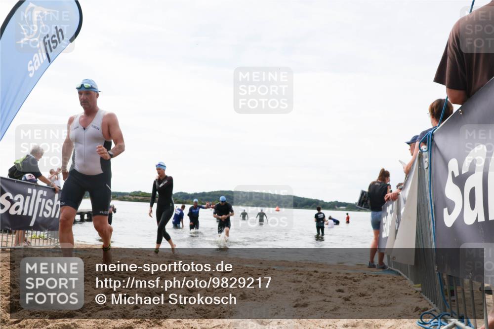 21.06.2026 - Viking Triathlon Michael Strokosch http://msf.ph/oto/9829217 21.06.2026 10:55:24 Schwimmen 305, 344, 561, 566 meine-sportfotos.de